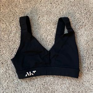 black sports bra